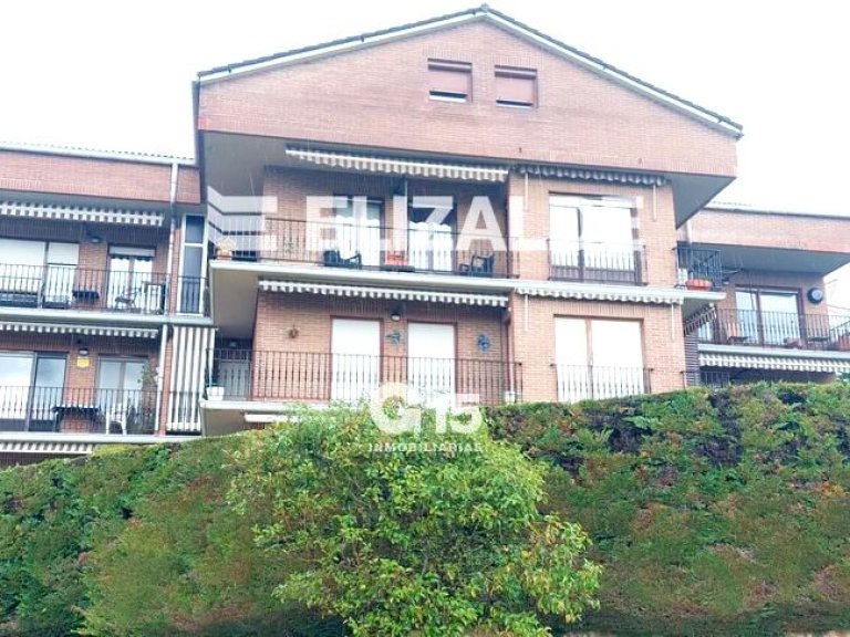 PISO EN RODIL: 3hab, 2baños, terraza, vistas, raya garaje, trastero en bajo cubierta.