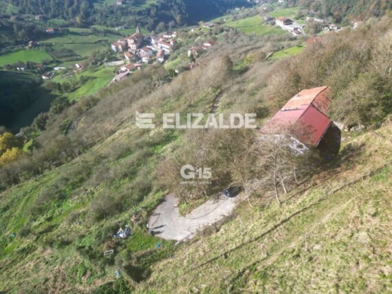 PARTZELA eta BASERRIA SALGAI  -  PARCELA y CASERIO  A LA VENTA