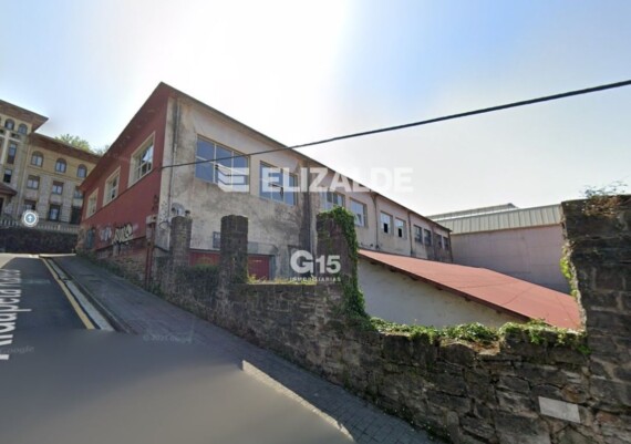 LOCAL COMERCIAL, ALMACÉN  (antiguo GIMNASIO)  junto al POLIDEPORTIVO