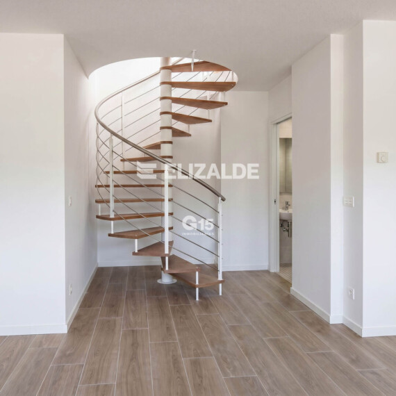 APARTAMENTO duplex  BAJO C