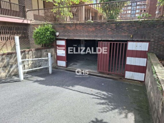 Se vende plaza de garaje en la zona de Urbarte