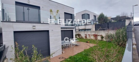 HERMOSA VILLA, CON TERRAZA, JARDIN, EN ATOTXA ERREKA