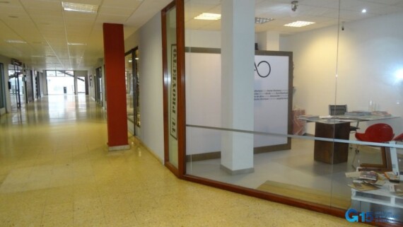 LOCAL COMERCIAL EN GALERIAS DE ALZA