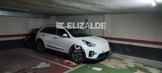 VENTA DE PLAZA DE GARAJE CON TOMA CARGA ELÉCTRICA