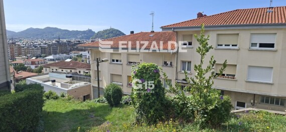 PISO PARA REFORMAR TODO EXTERIOR Y CON BALCÓN