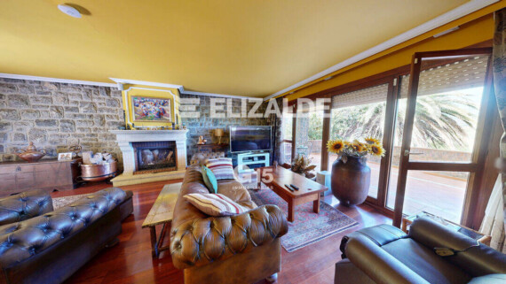 Imponente villa adosada en Zubieta
