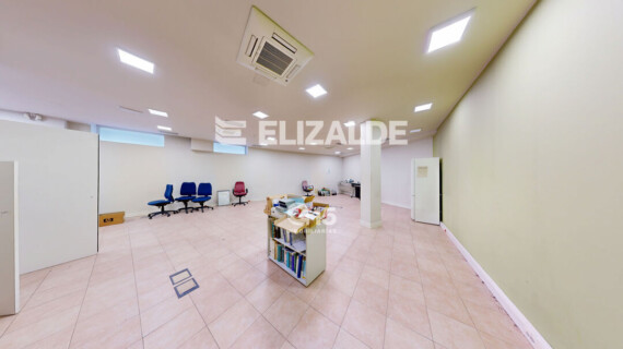 Se vende amplio local en el centro de Lasarte