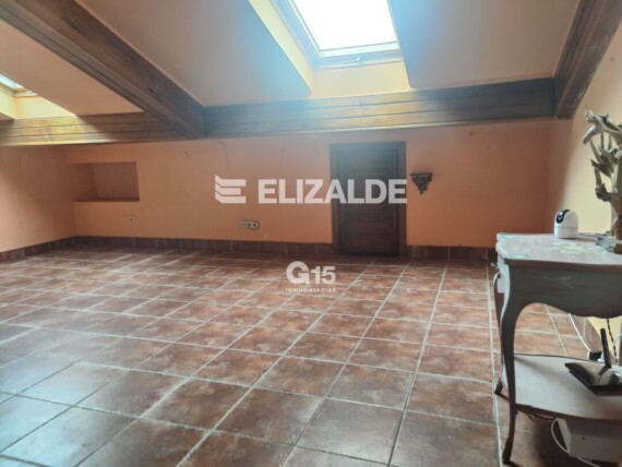 Apartamento abuhardillado en Lasarte