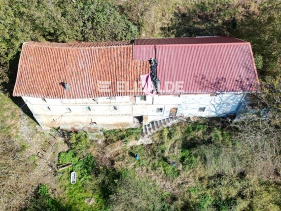 PARTZELA eta BASERRIA SALGAI  -  PARCELA y CASERIO  A LA VENTA