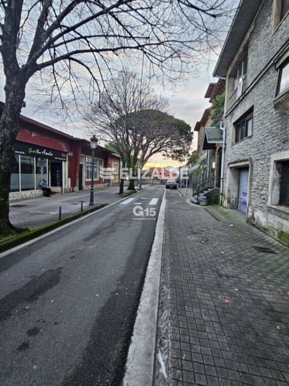 LOCAL COMERCIAL, ALMACÉN  (antiguo GIMNASIO)  junto al POLIDEPORTIVO