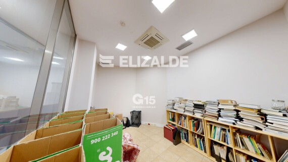 Se vende amplio local en el centro de Lasarte
