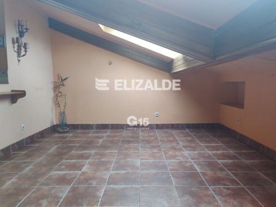 Apartamento abuhardillado en Lasarte